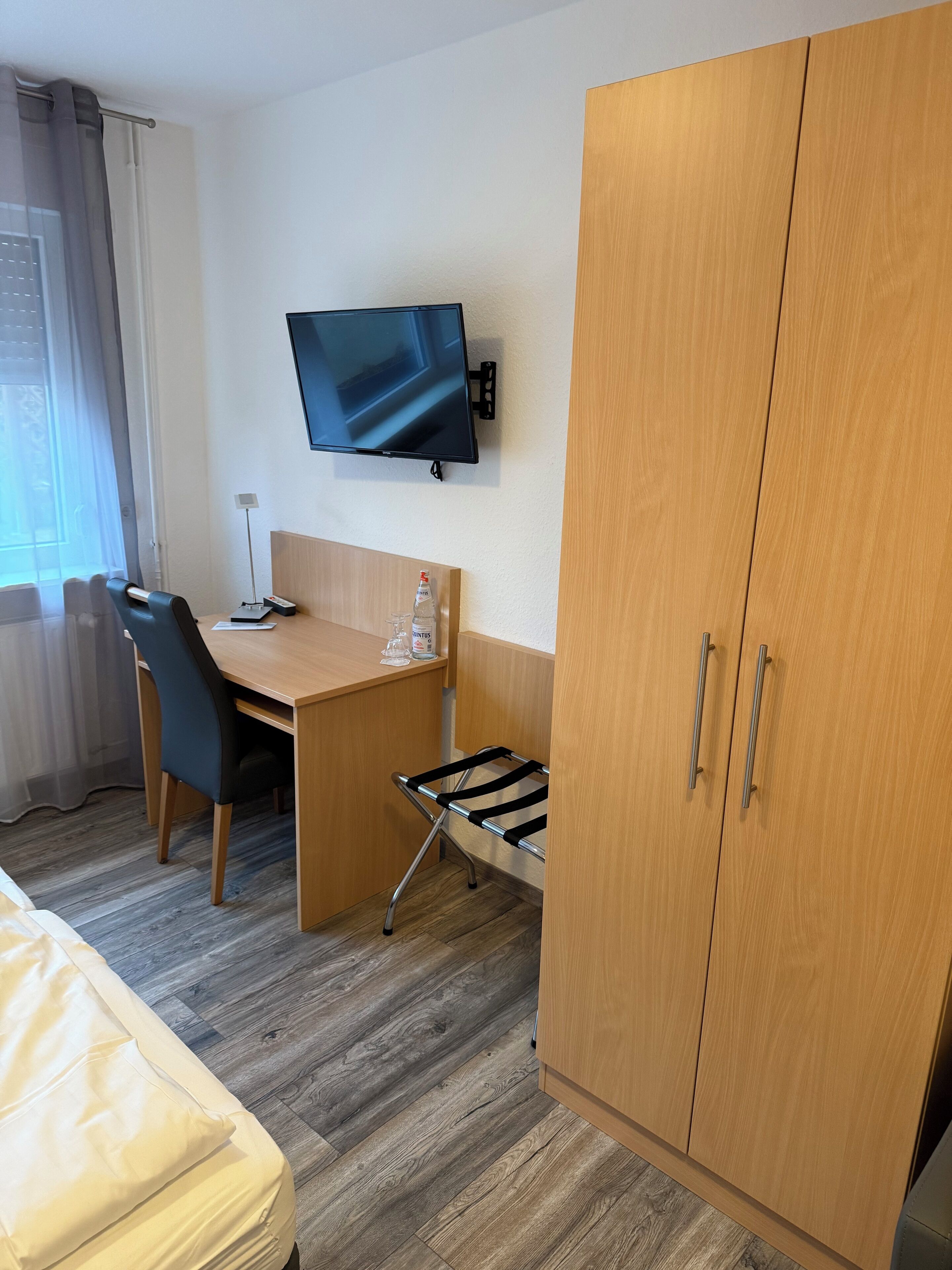 ファミリー 4 人部屋 | デスク、ノートパソコン用作業スペース、遮光カーテン、防音設備