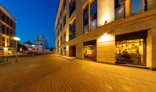 Fasade – kveld/natt