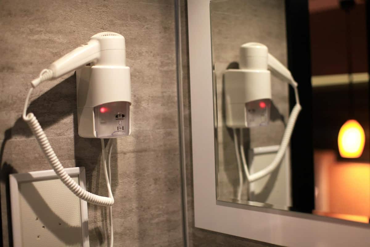 shower, free toiletries, hair dryer, slippers