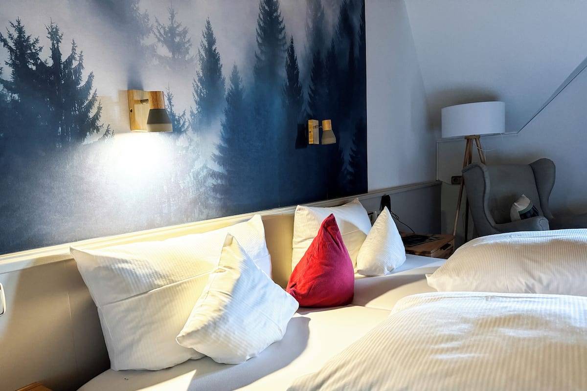 Double Room, Non Smoking | 1 bedroom, premium bedding, in-room safe, desk