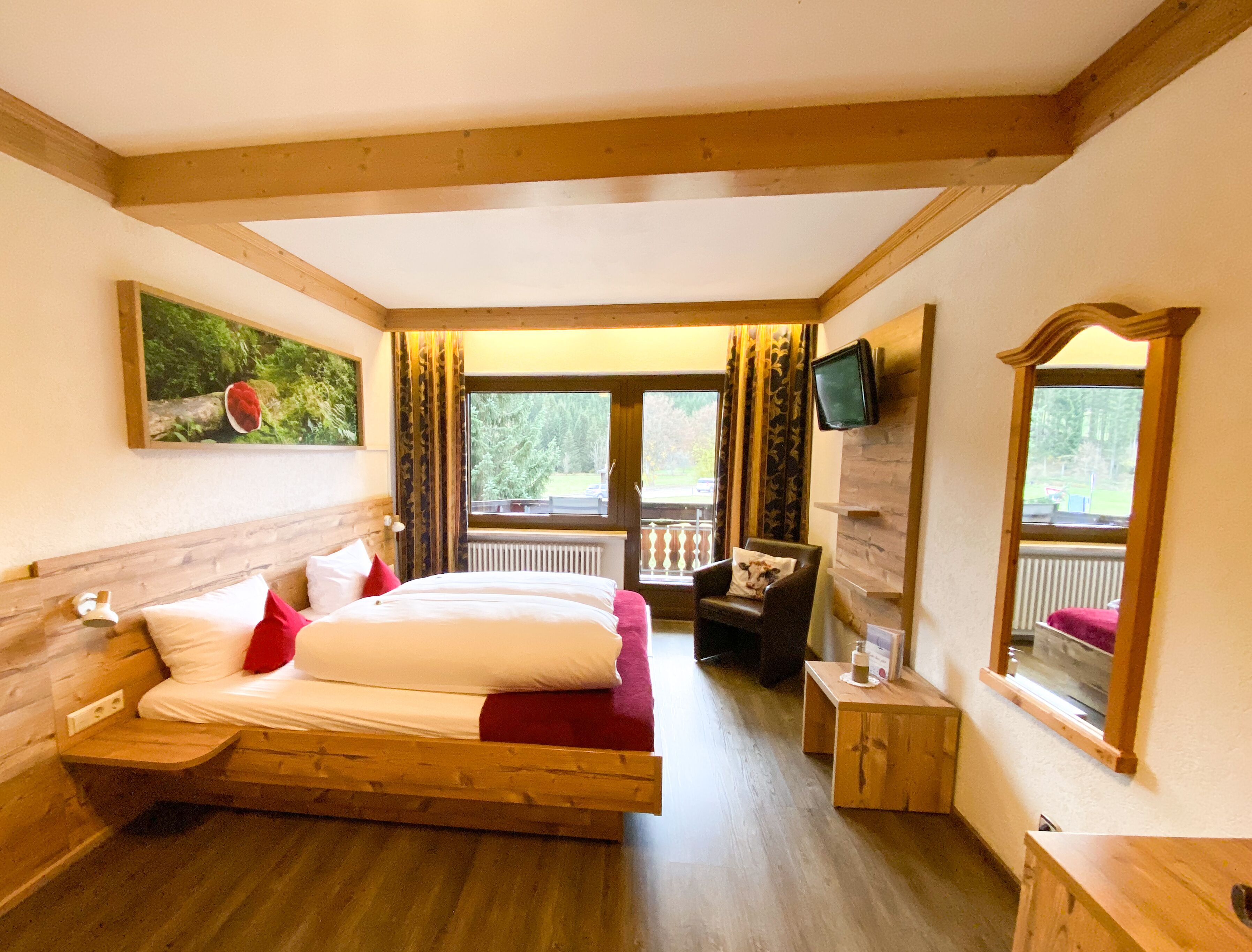 Kamar Double atau Twin Klasik, 1 kamar tidur, pemandangan gunung | 1 kamar tidur, seprai premium, brankas, dan meja kerja