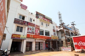 Front of property - OYO 2279 Greenwood Galaxy (Bhubaneshwar)