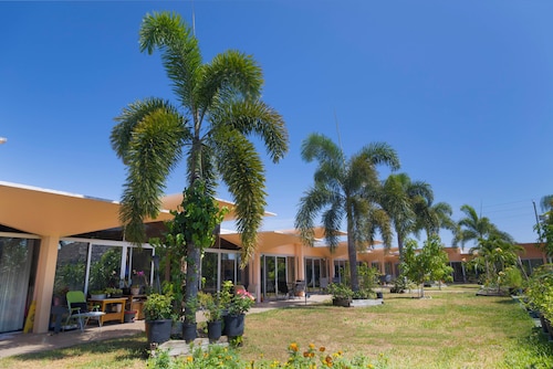 Warm Mineral Springs Motel