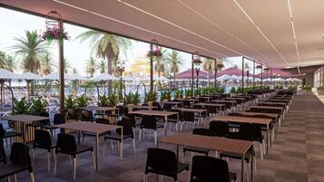 5 restaurantes, com serviço de café da manhã e almoço; culinária turca