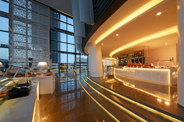 6 restaurants, spécialités Cuisine internationale