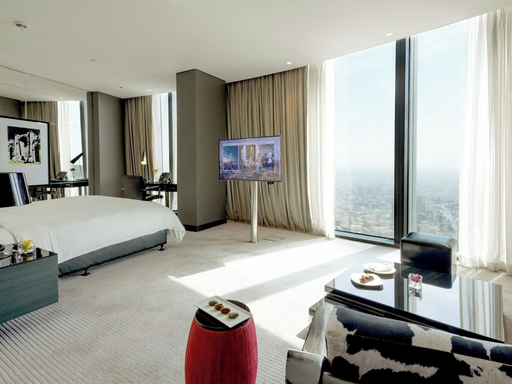 Room, 1 King Bed, City View (Spacious) | Down comforters, in-room safe, desk, laptop workspace