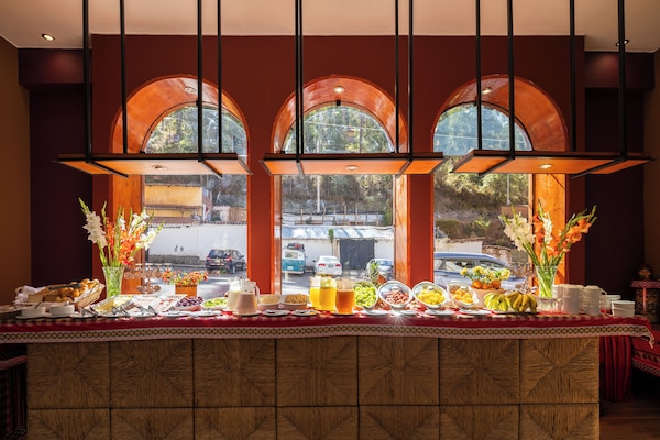 Buffet déjeuner gratuit tous les jours