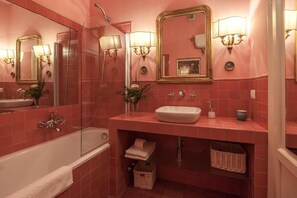 Shower, towels - B&B Casa Schlatter (Florence)