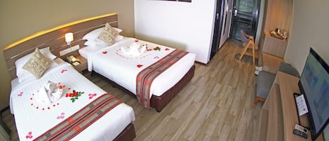 Kamar | Ruang keluarga | Televisi LED 40-inci dengan saluran TV kabel dan TV