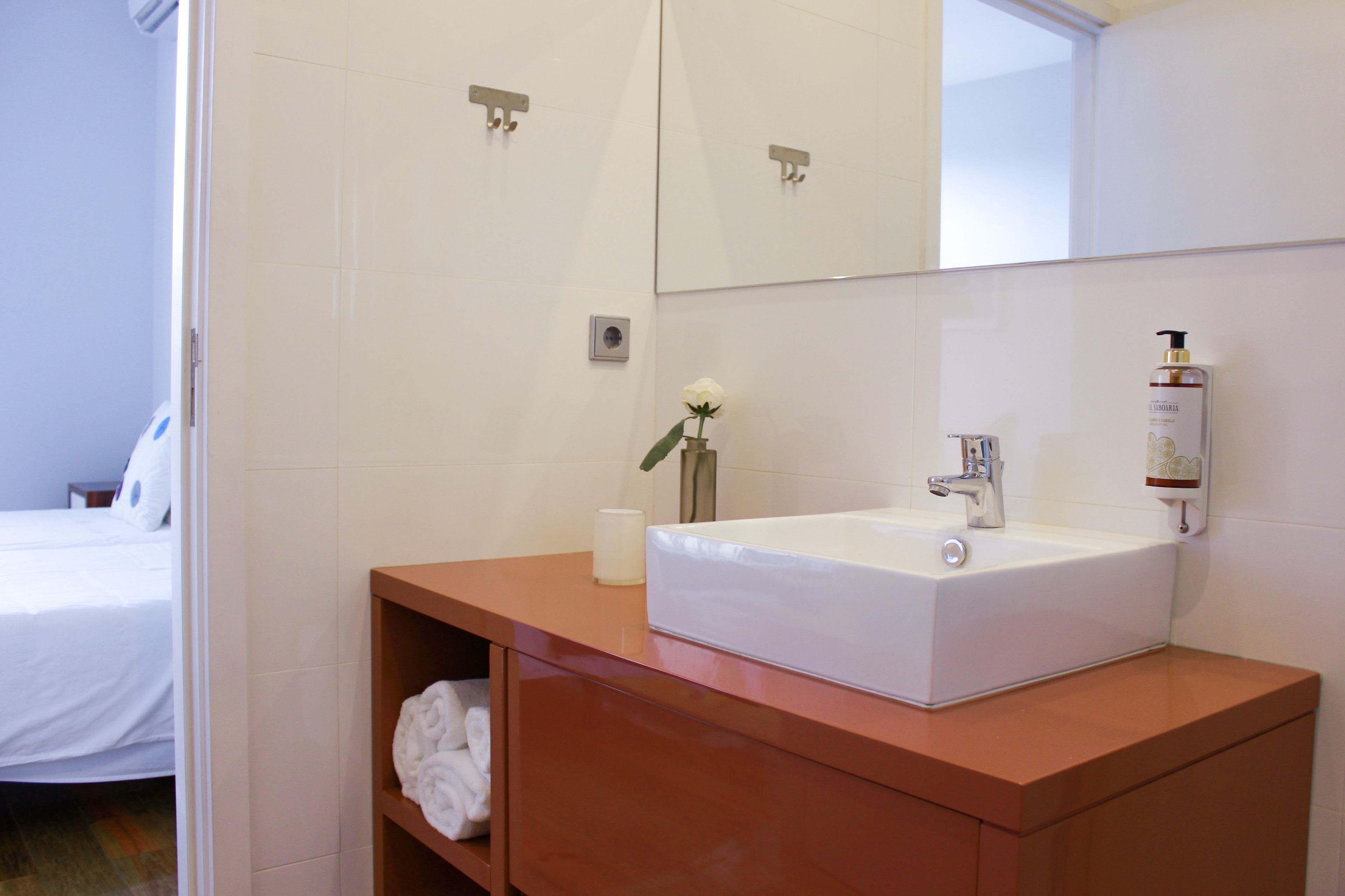 studio apartment with balcony & garden view | bathroom | shower, free toiletries, hair dryer, towels