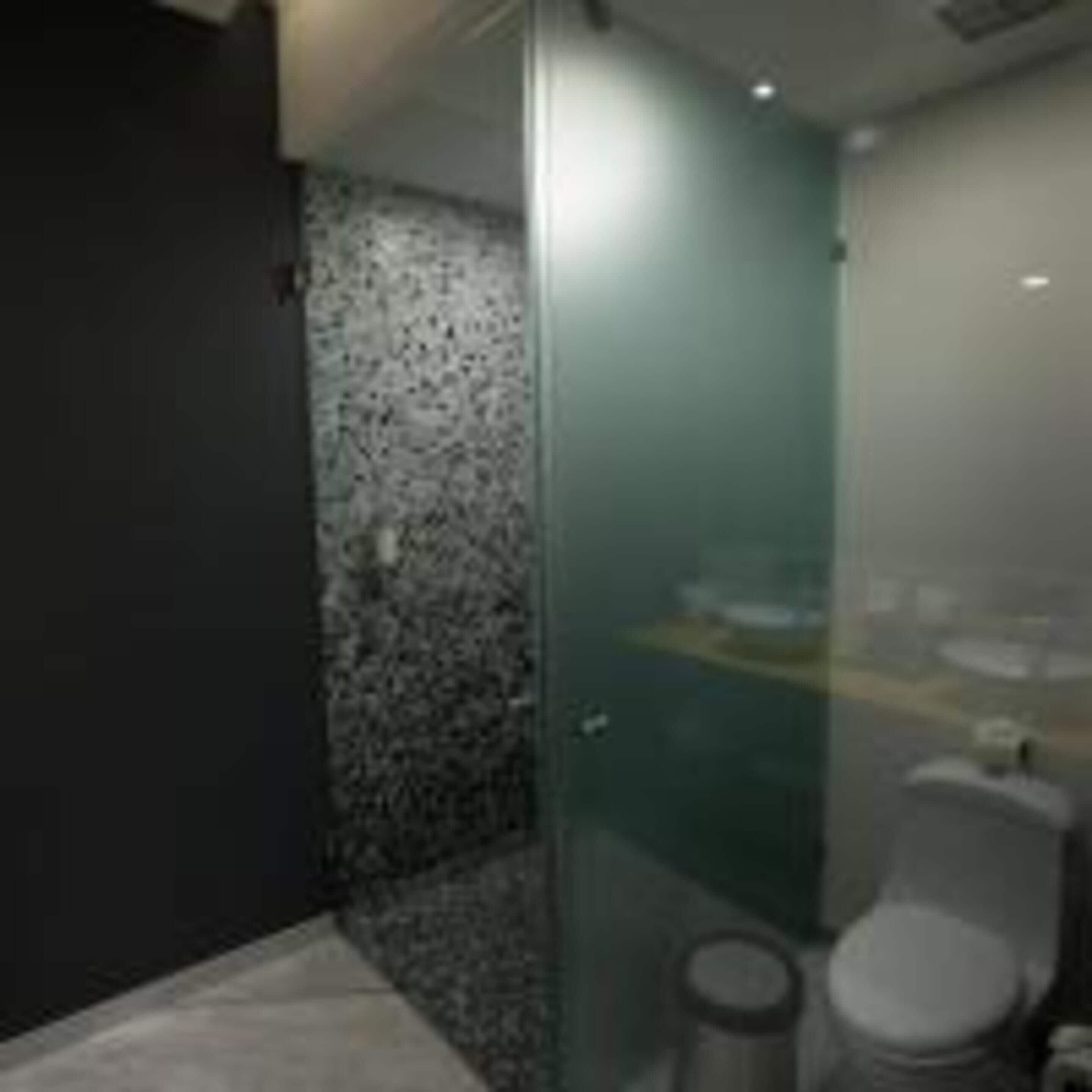 master suite 1 king bed and 2 double bed | bathroom | shower, rainfall showerhead, free toiletries, hair dryer