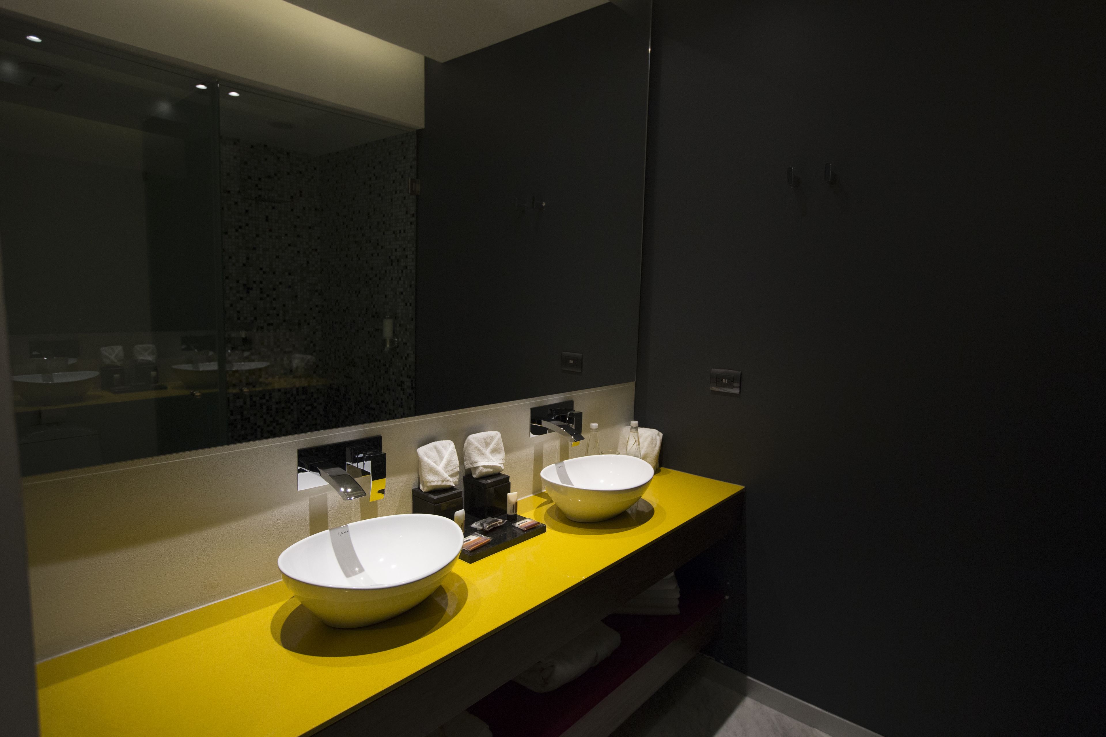 shower, rainfall showerhead, free toiletries, hair dryer