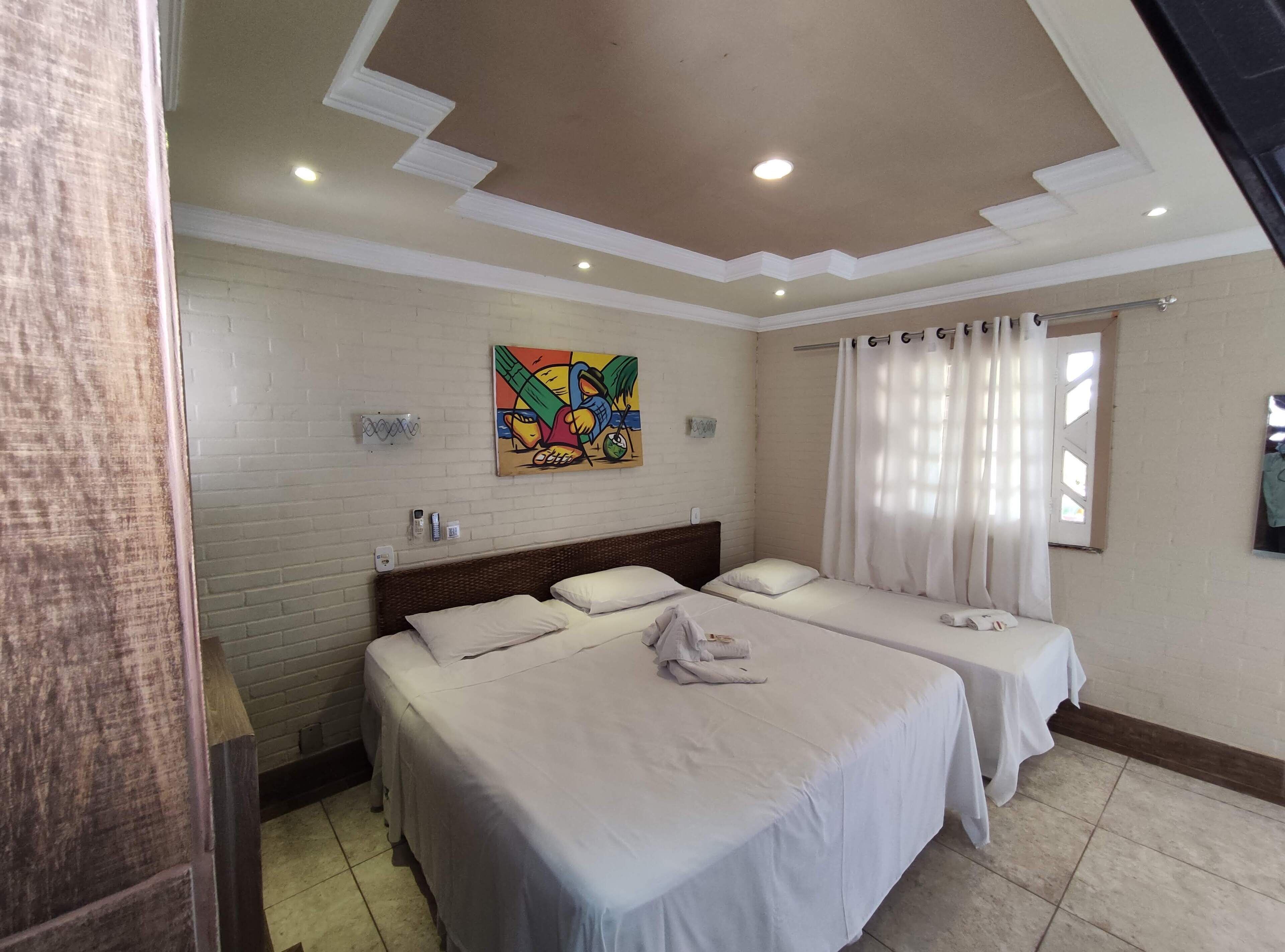 Minibar, free WiFi, bed sheets