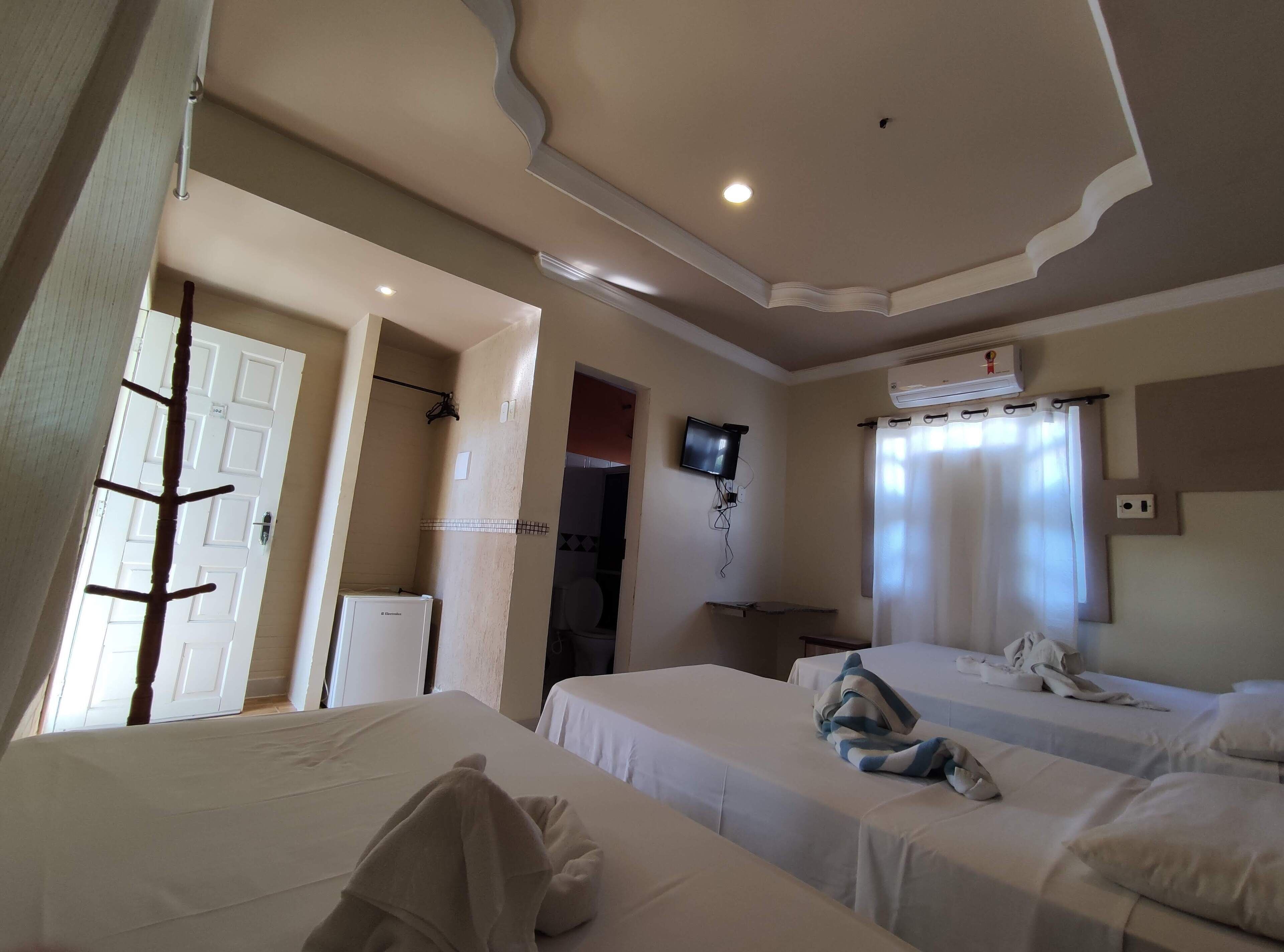 Minibar, free WiFi, bed sheets