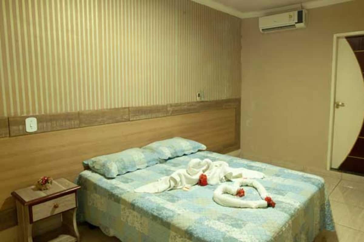 Minibar, wi-fi (inkludert) og sengetøy