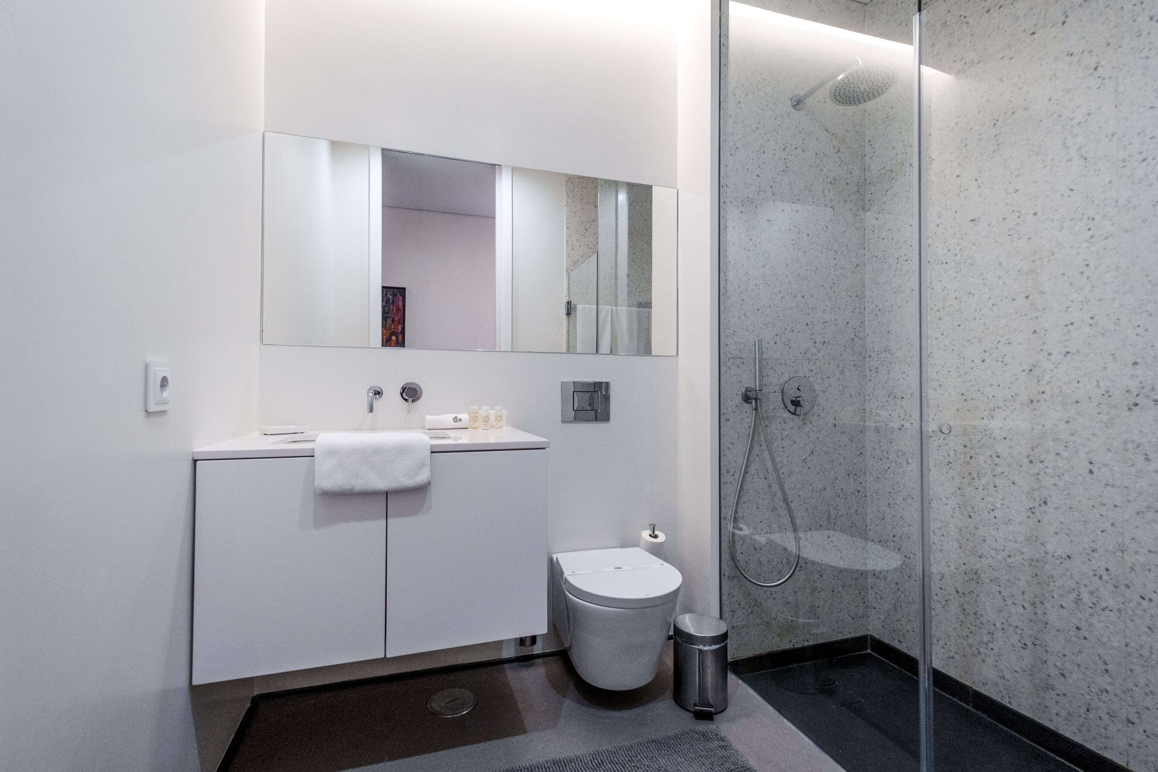 apartment, 1 bedroom | bathroom | shower, free toiletries, hair dryer, towels