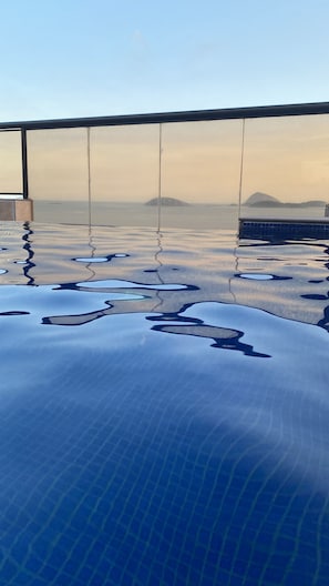 32-inch flat-screen TV with cable channels, TV - Residence Vieira Souto 500 (Rio de Janeiro)