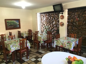 Tägliches inbegriffenes Frühstücksbuffet