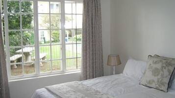 Comfort-Zimmer | Schreibtisch, kostenloses WLAN, Bettwäsche