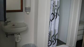 Single Room | Bathroom