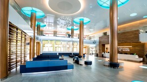 Lobby - Hotel Valcartier (Saint-Gabriel-de-Valcartier)