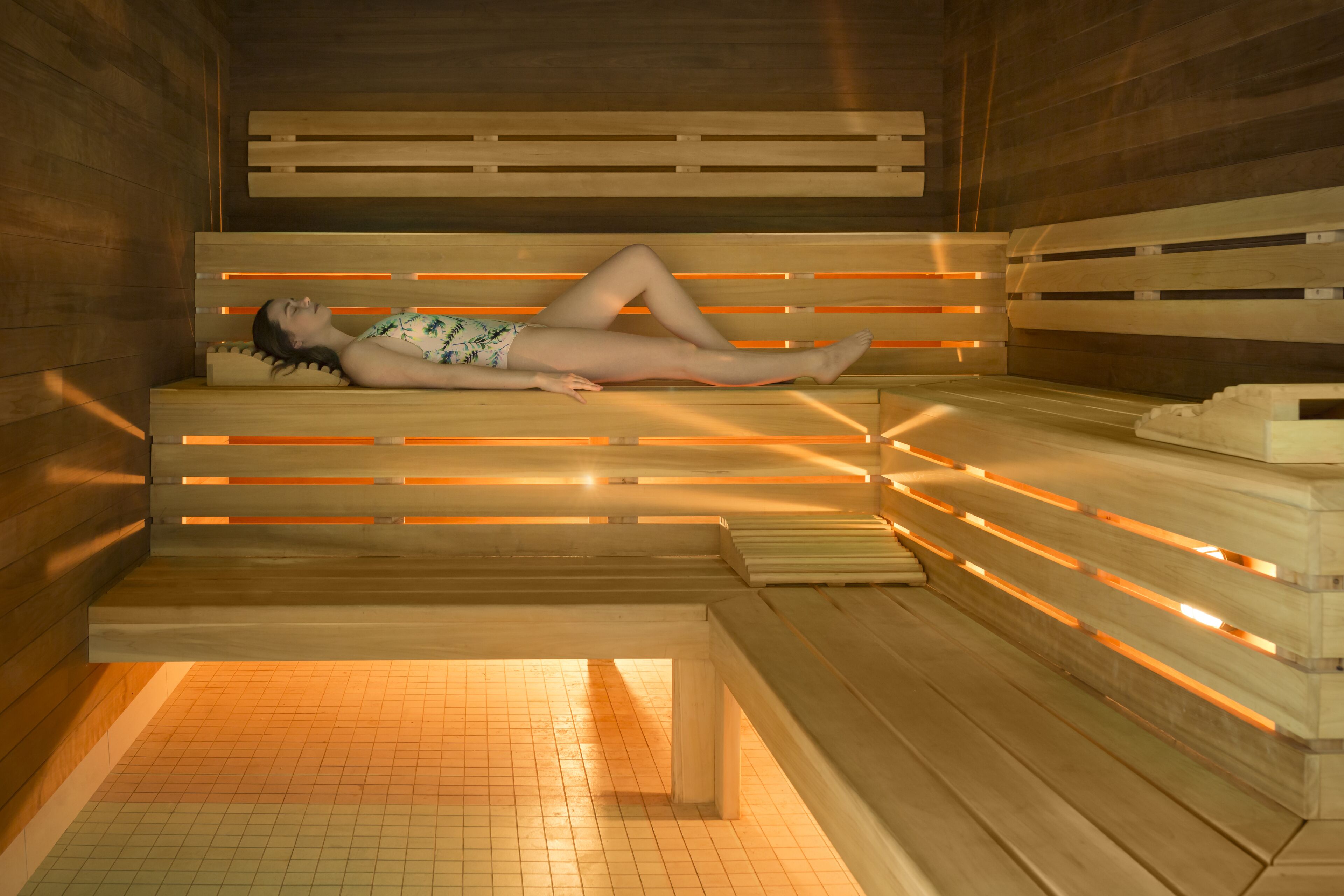 sauna, hot tub, steam room, turkish bath/hammam, body treatments