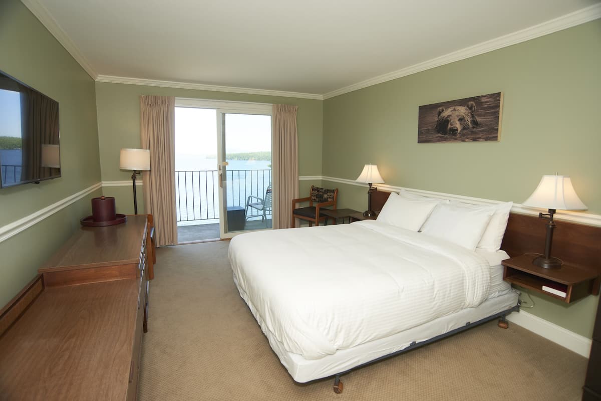 Chambre Simple, 1 grand lit, balcon | Wi-Fi gratuit, draps fournis