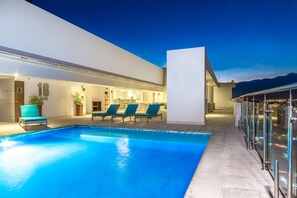 Poolbar