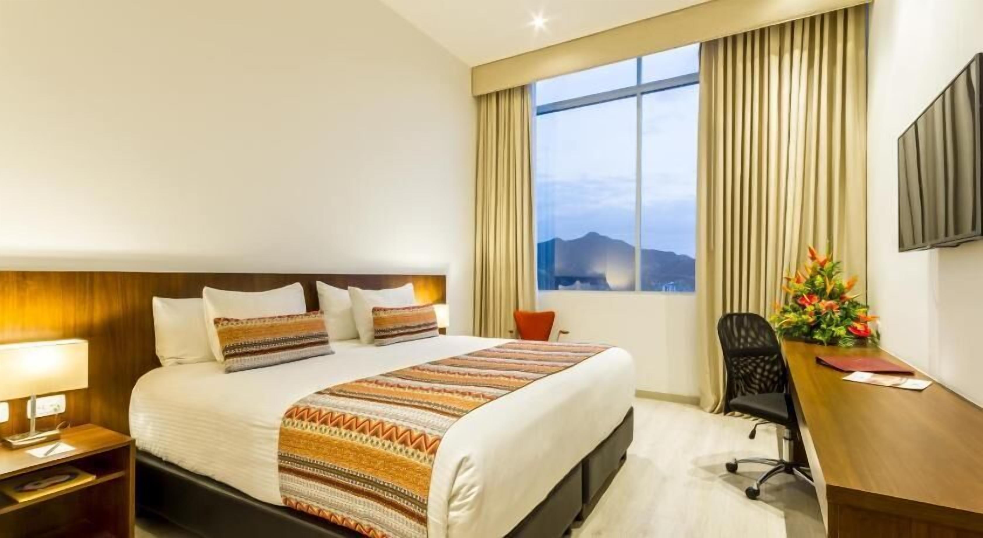 Minibar, in-room safe, desk, laptop workspace