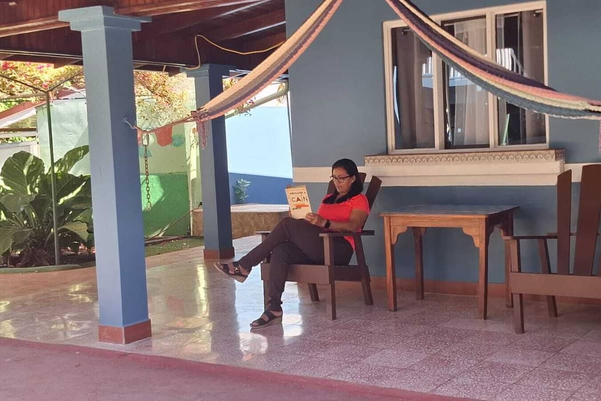 Doppelzimmer (With Airconditioning, Hot Water) | Zimmersafe, kostenloses WLAN, Bettwäsche