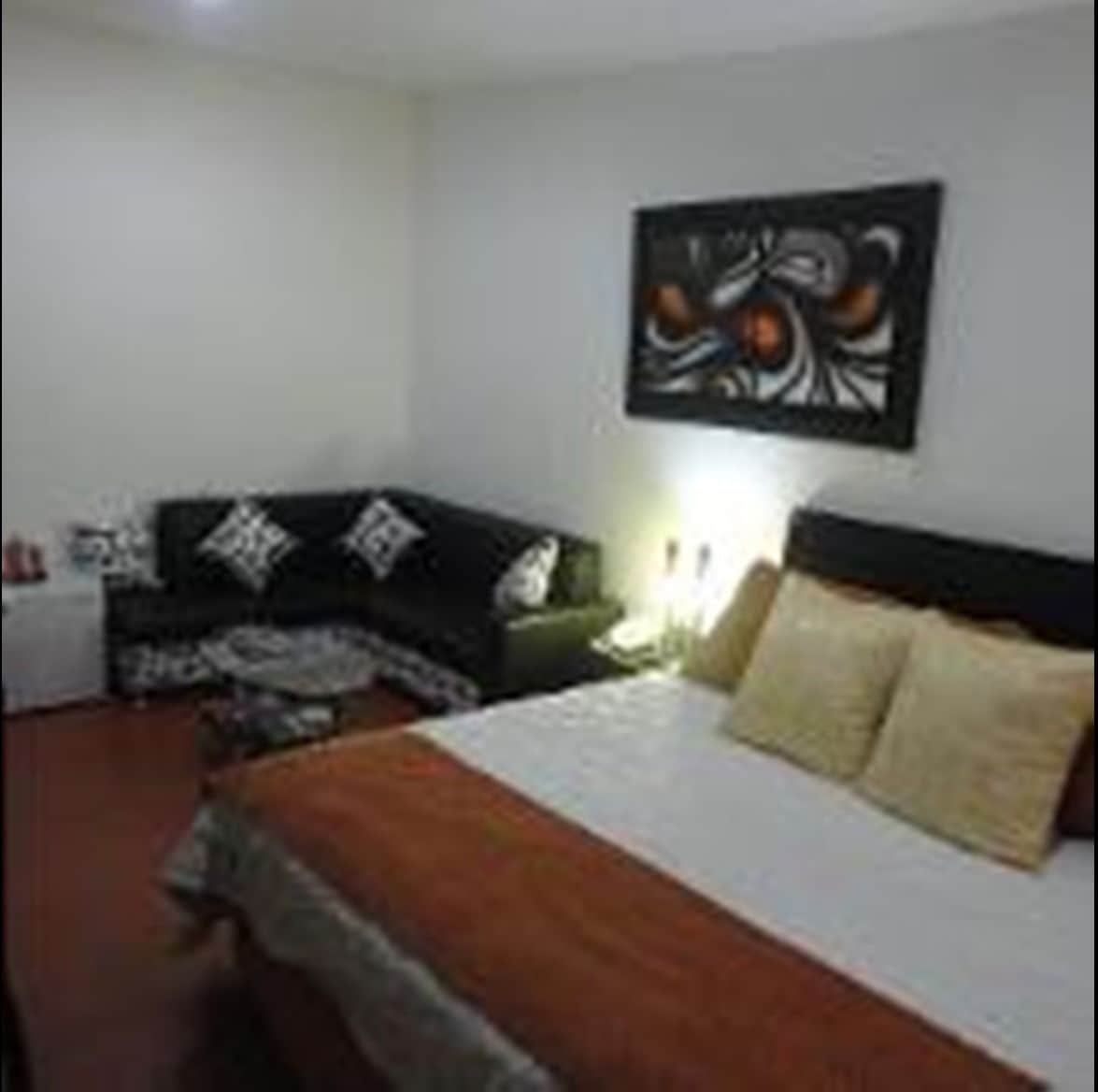 premium suite, 1 king bed | minibar, in-room safe, desk, free wifi