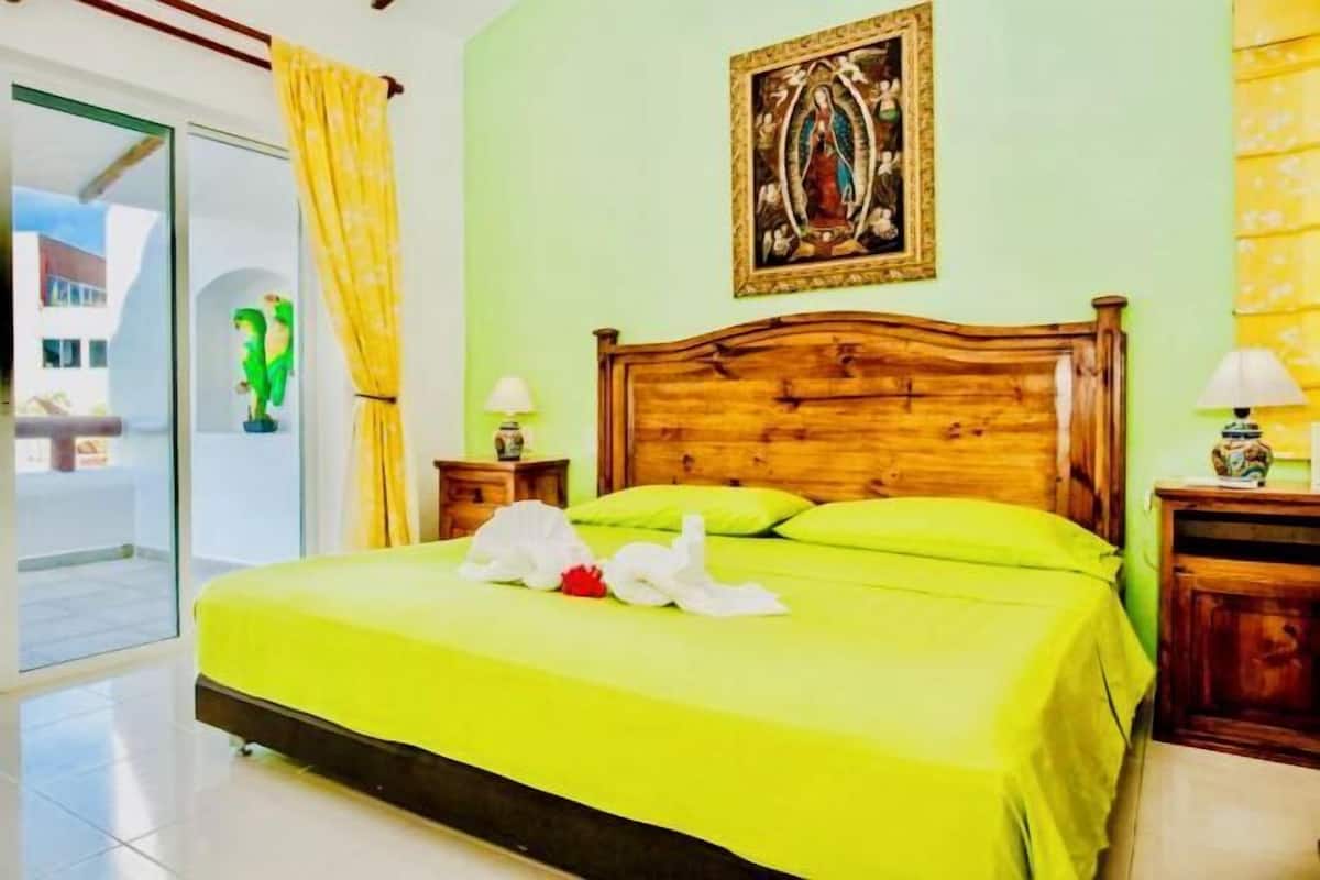 3 bedrooms, individually decorated, individually furnished