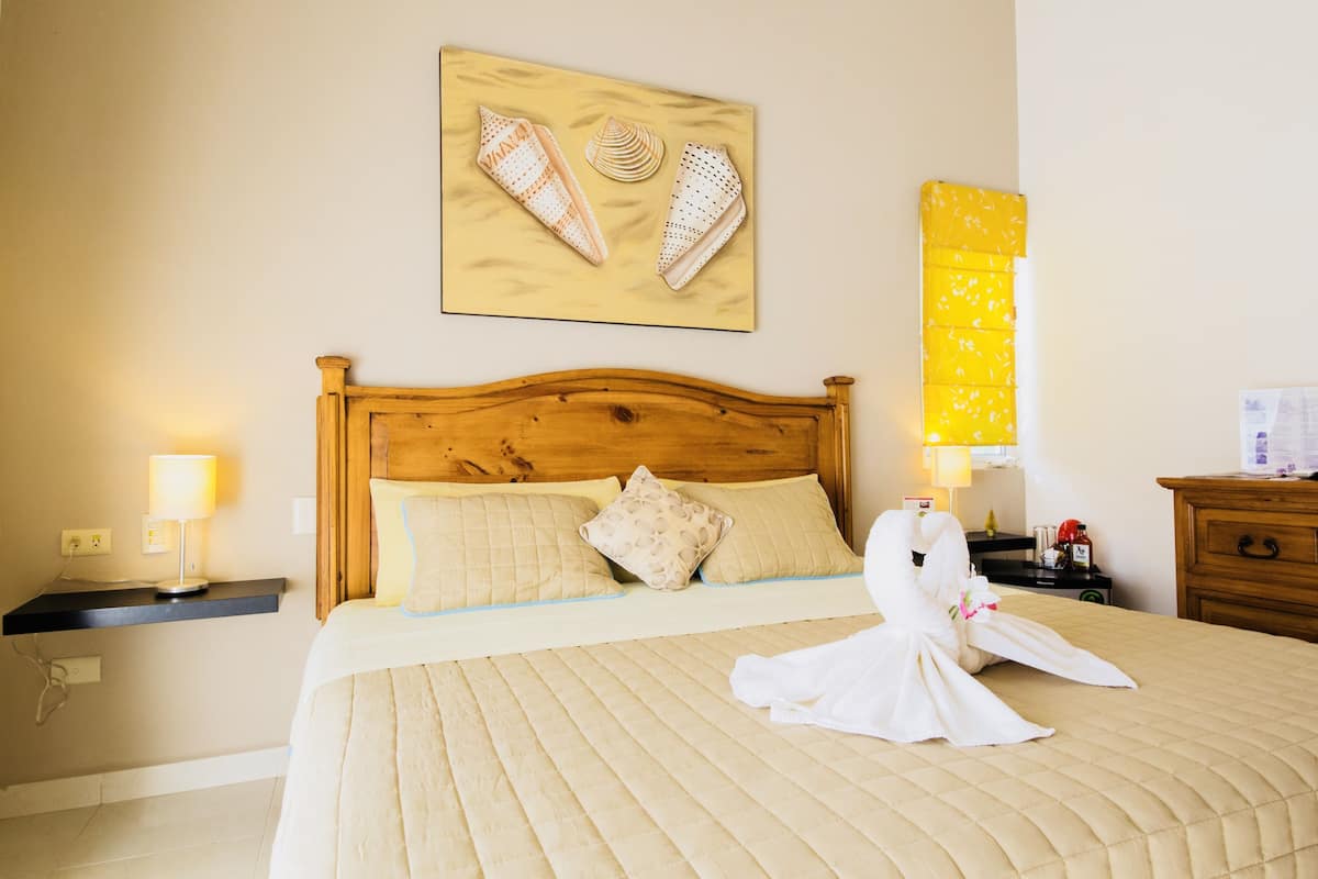 3 bedrooms, individually decorated, individually furnished