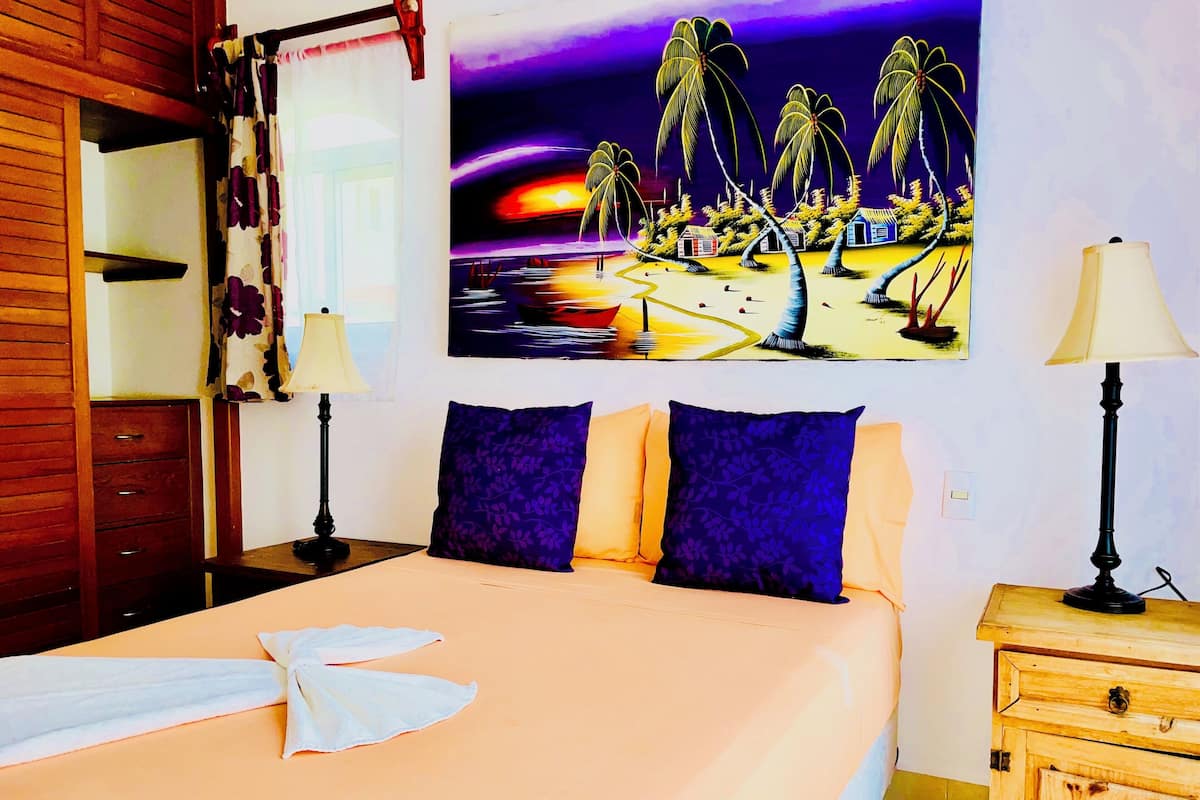 3 bedrooms, individually decorated, individually furnished