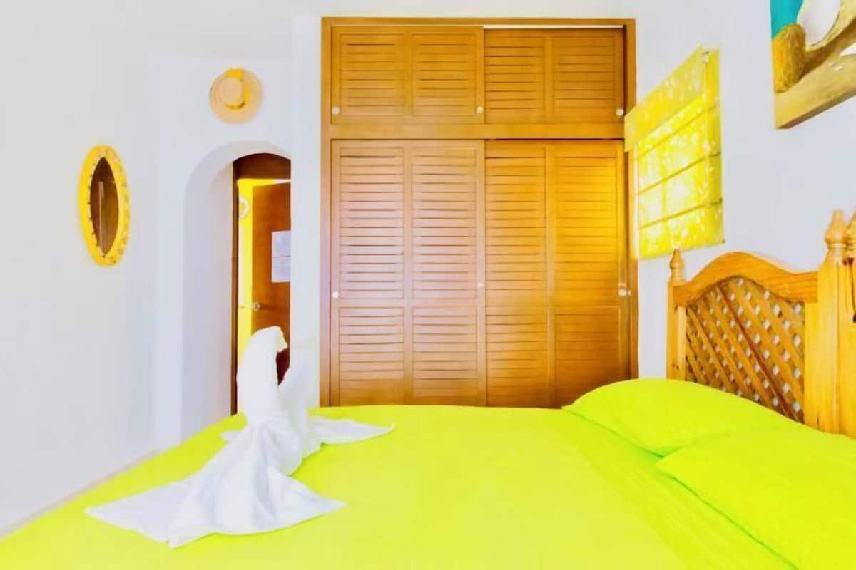 3 bedrooms, individually decorated, individually furnished