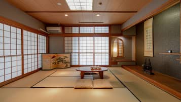 Japanese Room - Quadruple