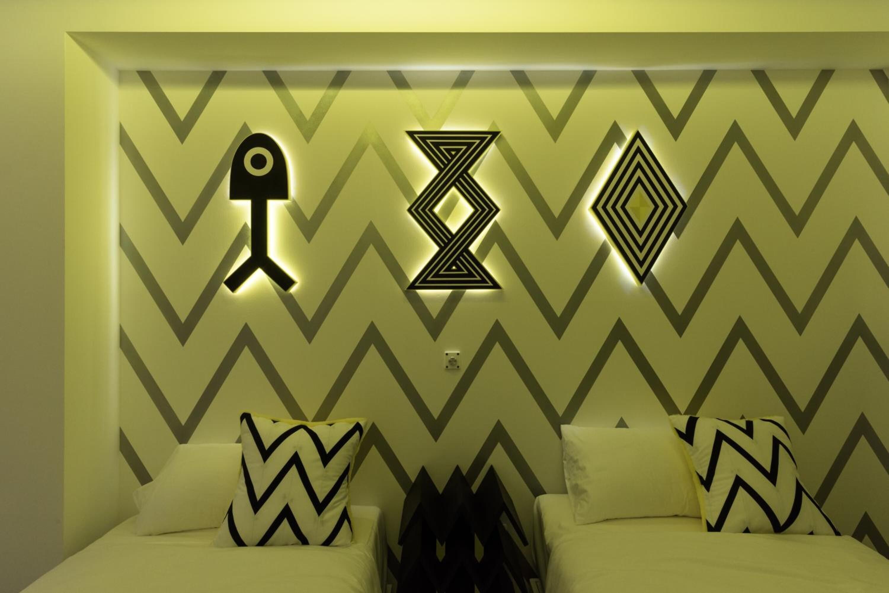 iron/ironing board, free wifi