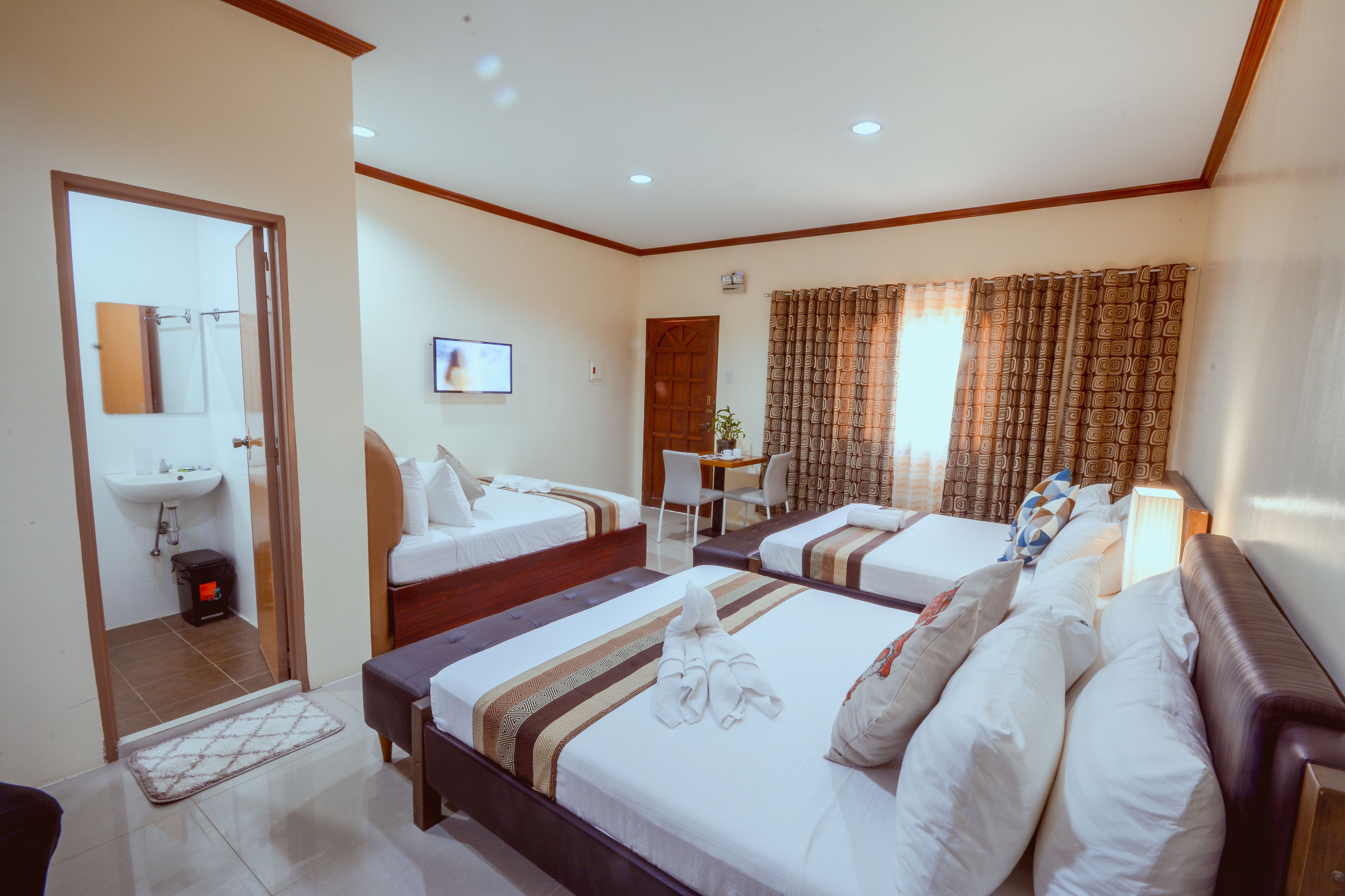 Barkada | Free WiFi, bed sheets