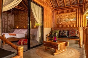 Premium bedding, desk, free WiFi - Amihan Beach Cabanas (Santa Fe)