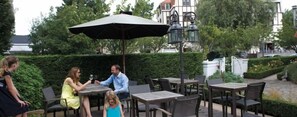 Terrace/patio - Hotel Internos (De Haan)