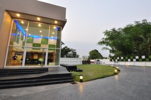 Exterior - Tanzeno Hotel (Nong Khai)