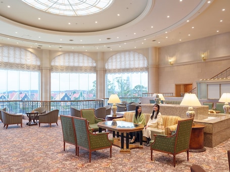 Lobby. Hotel Okura JR Huis Ten Bosch