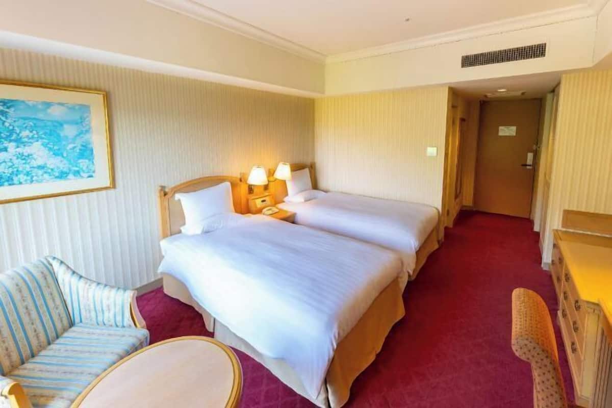 1 slaapkamer, luxe beddengoed, donzen dekbedden, een bureau
