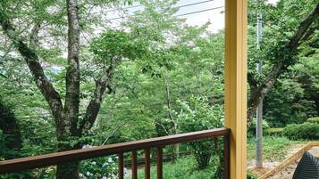 Executive Sakura Japanese-Western Quad Room | 1 bedroom, premium bedding, down comforters, in-room safe