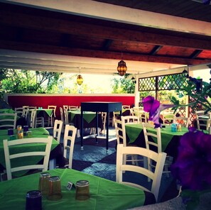 Lunch and dinner served, Regional cuisine