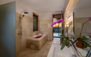 Villa – comfort, 5 soverom, privat basseng | Dypt badekar