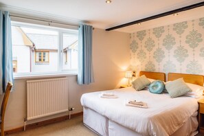 Iron/ironing board, bed sheets - The Elan Hotel (Rhayader)