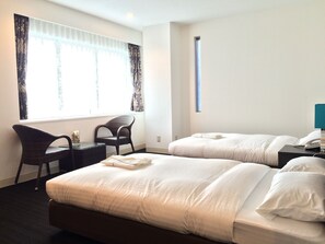 华丽双床房, 城市景观 | 客房内保险箱、办公桌、免费 WiFi、床单