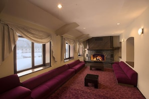 Lobby-Lounge