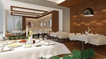 Breakfast, lunch and dinner served